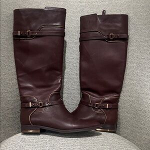 BCBGMaxAzria Women's Burgundy Winter Boots